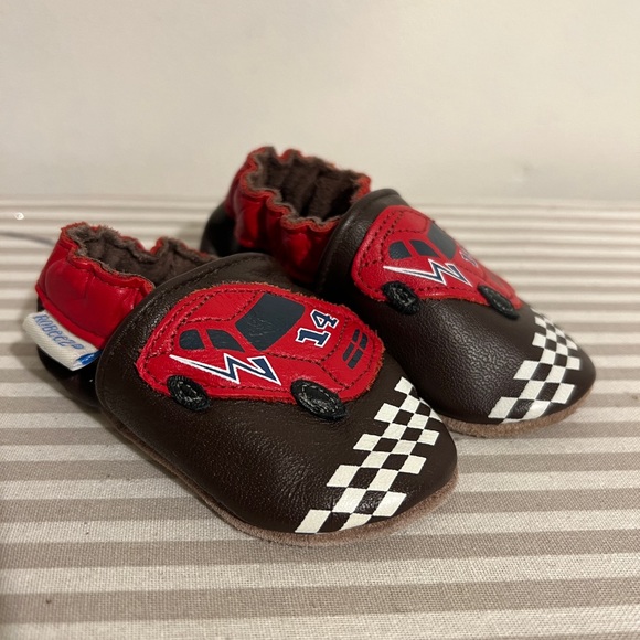 3/$10 Robeez Soft Soles Speedy Baby Shoes with Race Cars - Picture 3 of 9